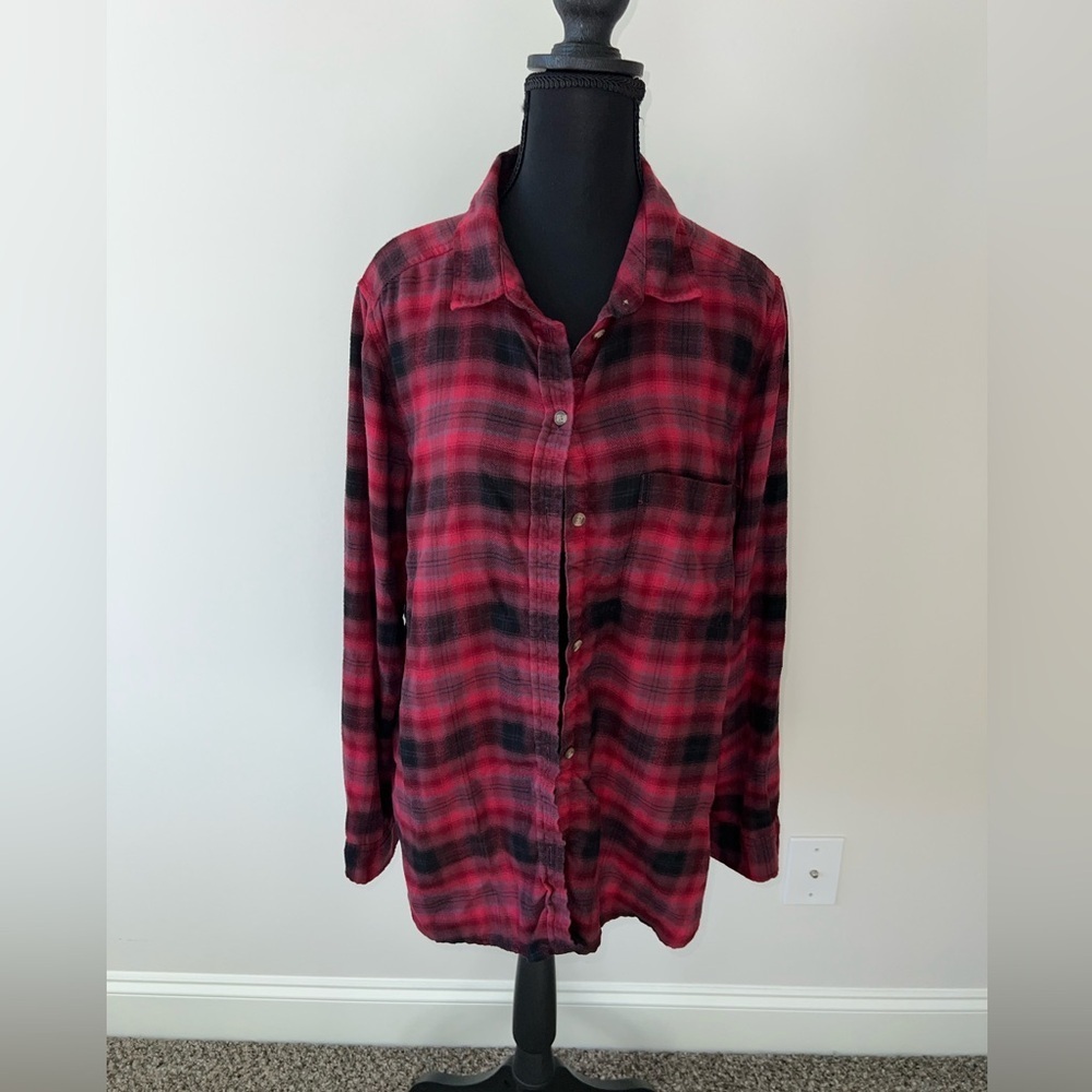 American Eagle Outfitters Red and Black Amazingly Soft Plaid Flannel Shirt L